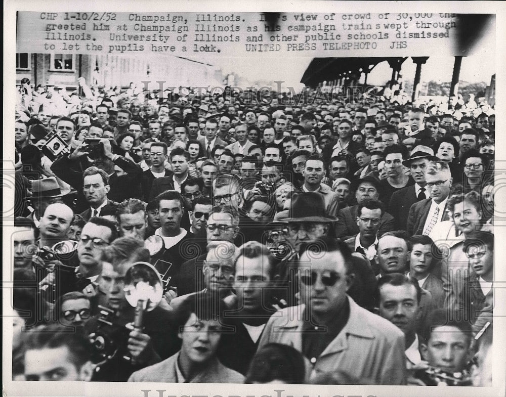1952 Crowd Of 30,000 During President Eisenhower's Arrival - Historic Images