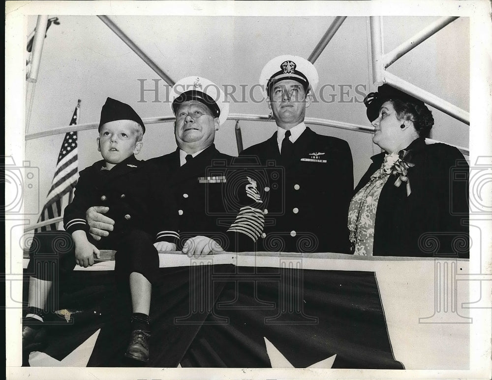 1943 Chief Earle Schneider Wife at Submarine Launch  - Historic Images