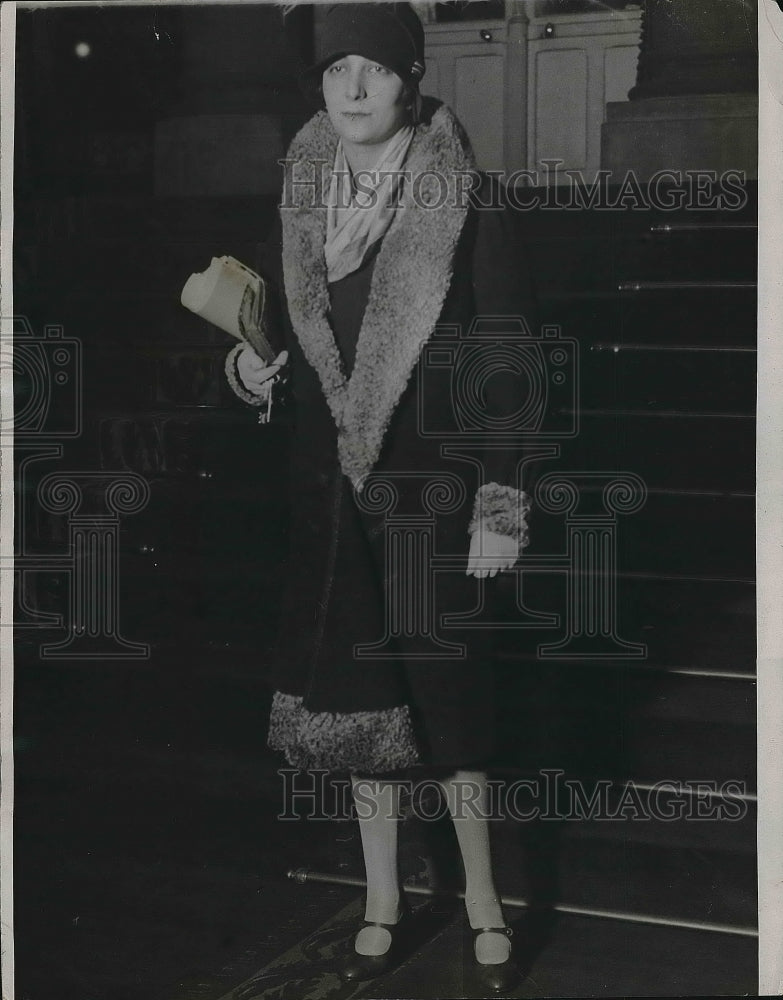 1929 French Lawyer Moitre Odette Simon Standing  - Historic Images