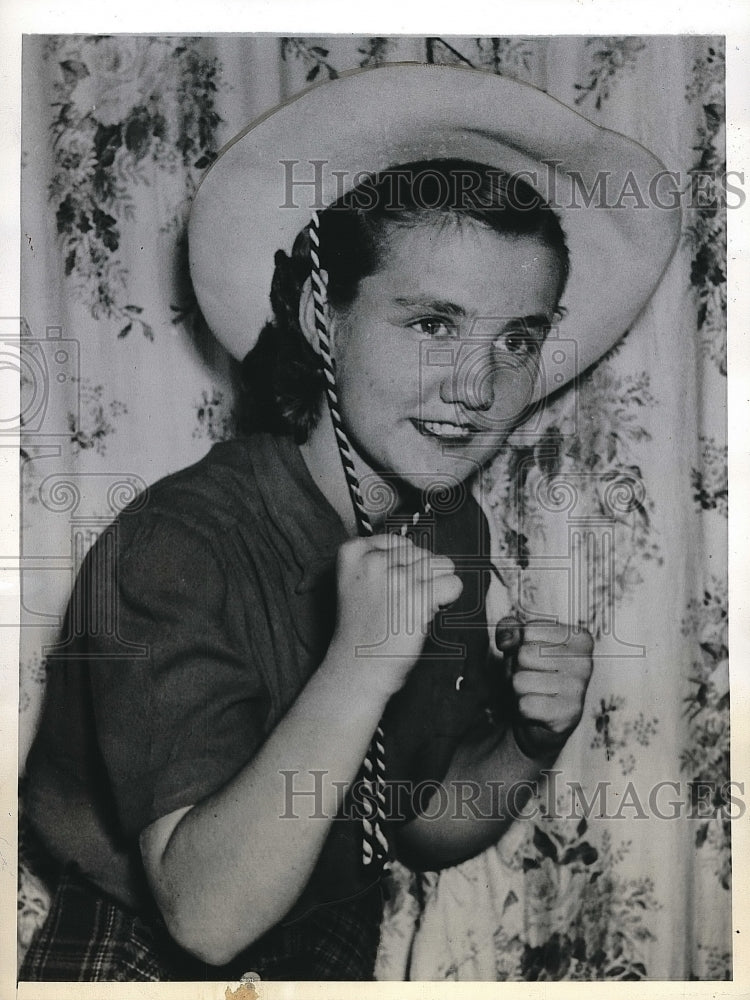 1941 Press Photo Elizabeth Salash of &quot;Ranch Girls&quot; Radio Show. - Historic Images