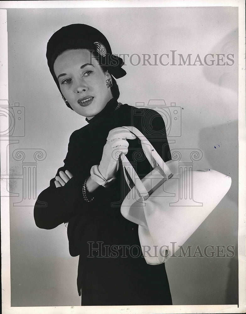 1946 Bag with White Calfskin, white frame, white straps  - Historic Images