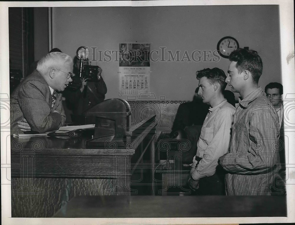 1947 Press Photo Buford Sennett Robert Winslow Superior Court Judge - nea61129 - Historic Images