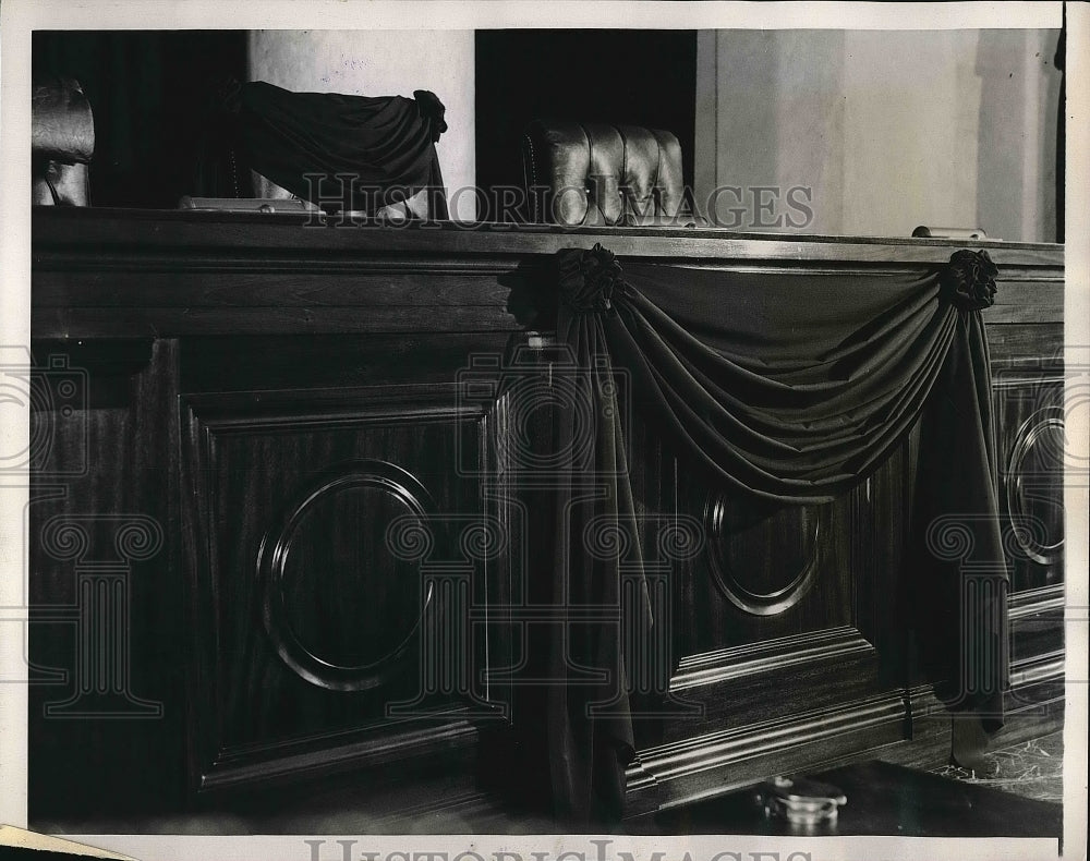 1938 Press Photo Black Drape Hung In Front Of Seat Of Supreme Court Justice - Historic Images