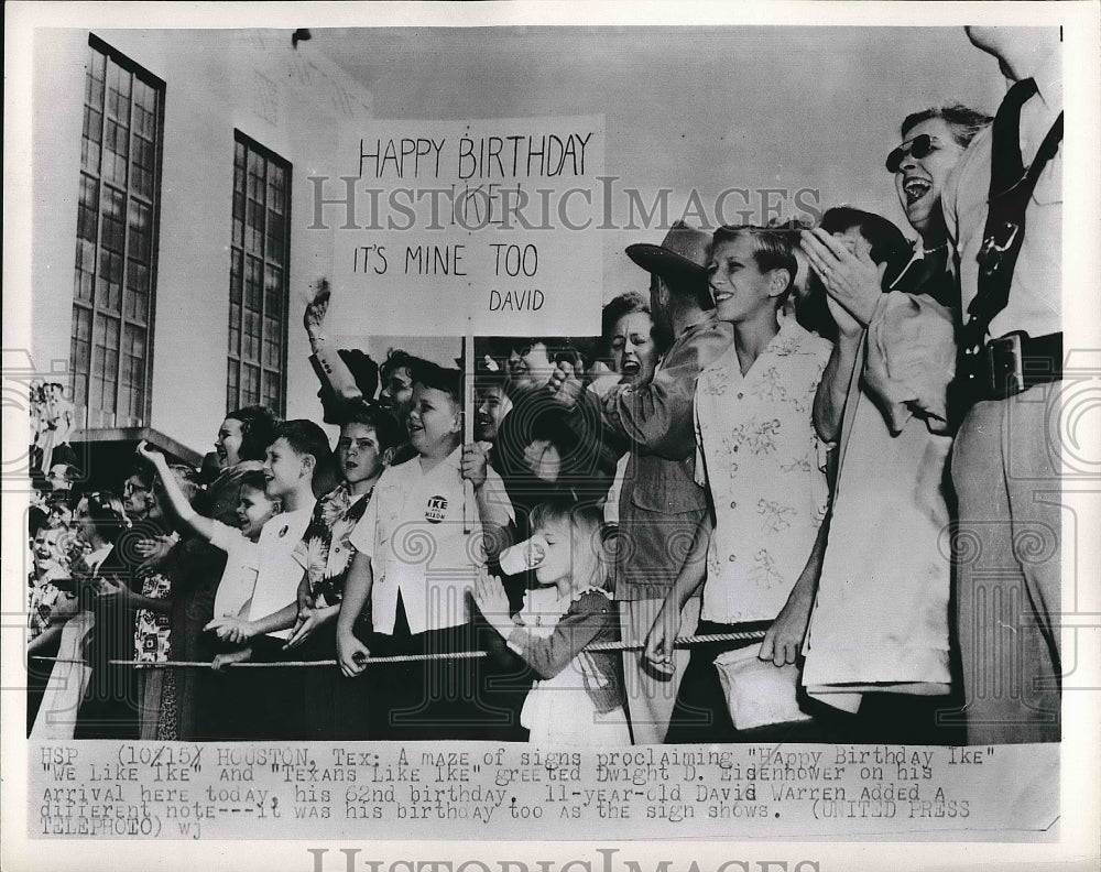 1952 Press Photo People of Houston Make Happy Birthday Ike Signs - nea61323 - Historic Images