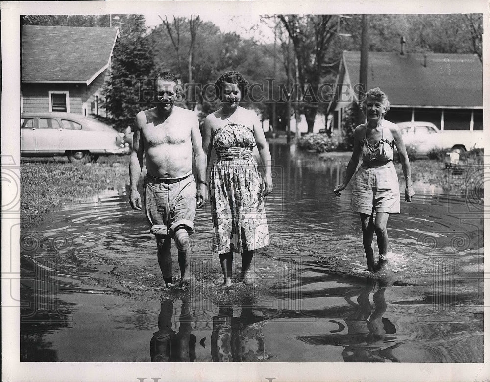 1952 Mr &amp; Mrs Paul Beil Mrs Saddie Rodda Flooded Wanaka in Harbor - Historic Images