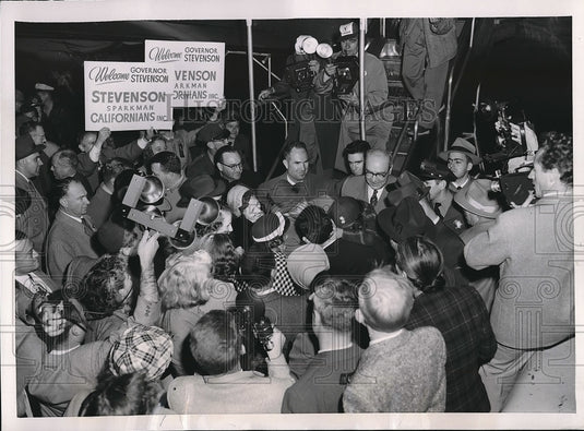 1952 Press Photo Gov. Adlai Stevenson San Francisco Airport - Historic Images