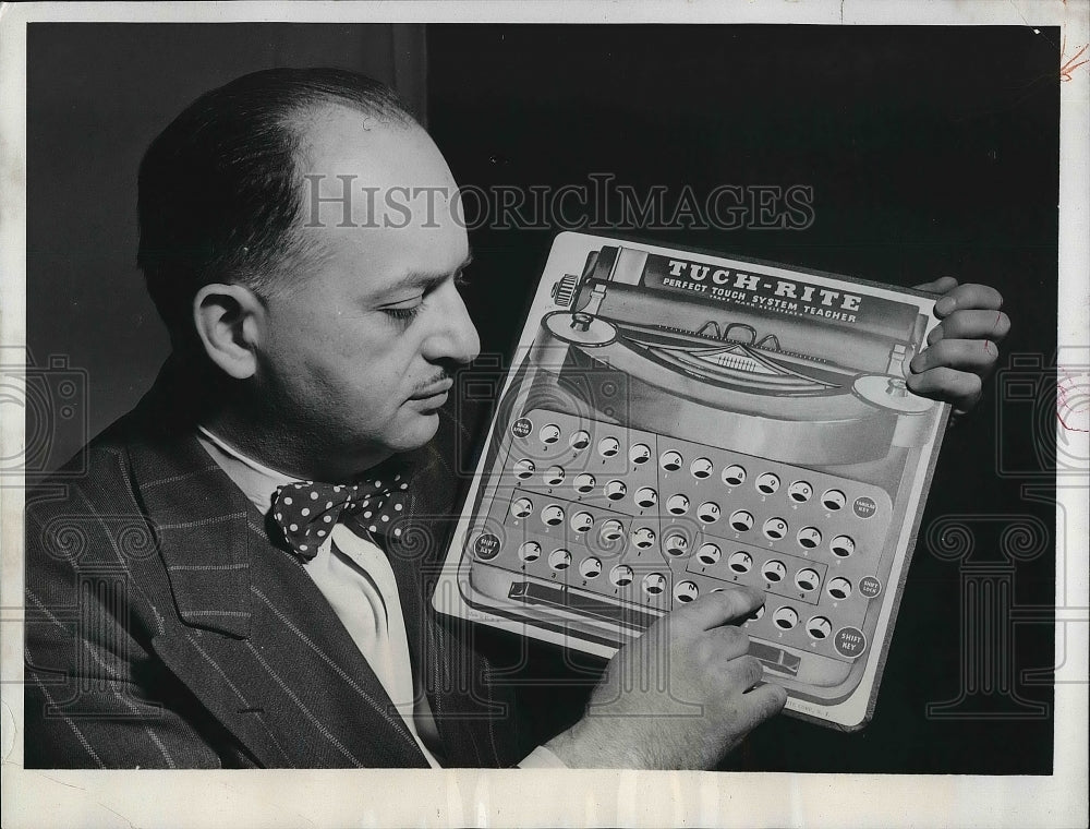 1950 Press Photo Philip Gross of NY Demonstrates His Tuch-Rite Typing System-Historic Images