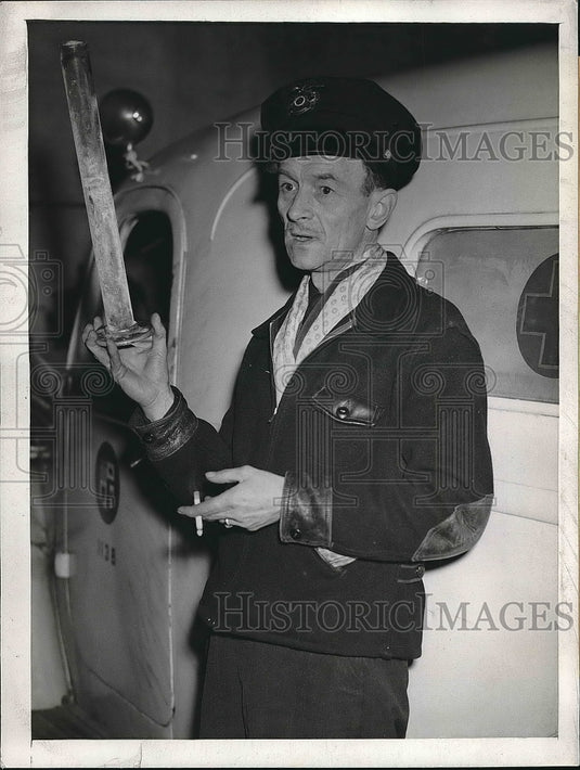 1944 Deputy H.F. Kountz with Pipe Used to Beat Attorney and Sheriff - Historic Images