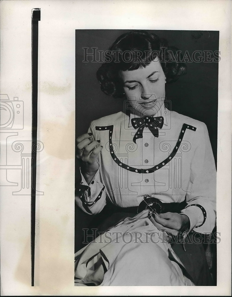 1948 Press Photo NBC Actress Anne Sargent Sewing - nea61861 - Historic Images