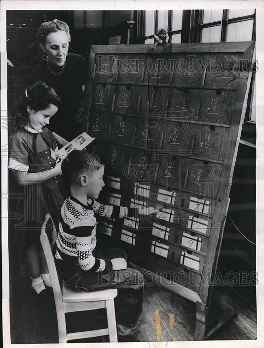 1955 Mrs La Rayne Stumpf 2nd Grade Teacher  - Historic Images
