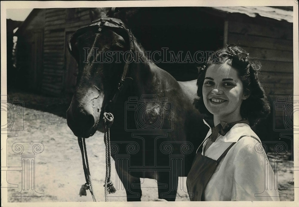 1939 Tony Sumner Mollie the mule  - Historic Images