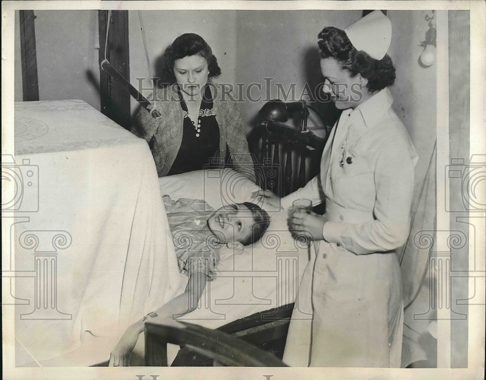 1944 Anthony Miller Age 12 Burn Victim Houston Texas  - Historic Images