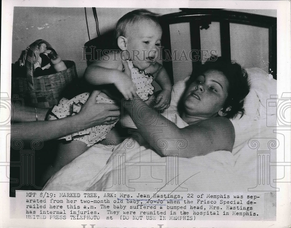 1955 Mrs. Jean Hastings, 22, of Memphis, was separated from her baby - Historic Images