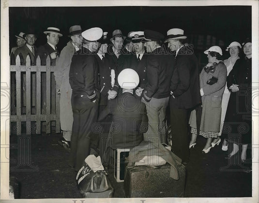 1935 Press Photo Radio Operators Strike Delays "Manhattan" Liner From Sailing - Historic Images