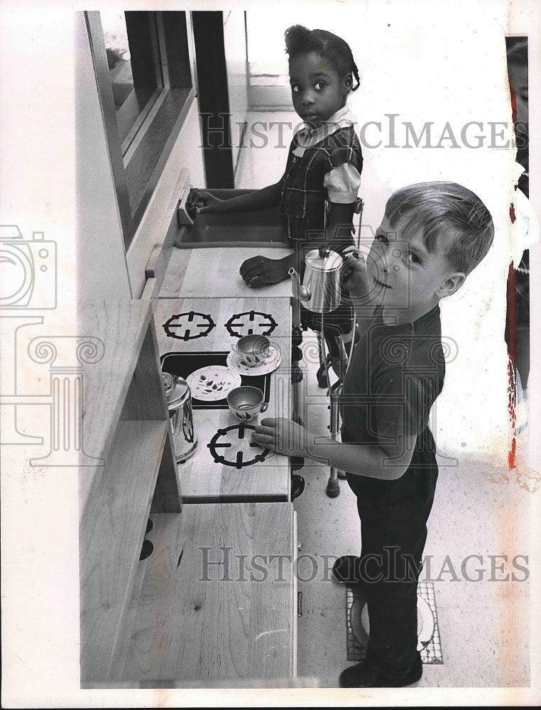1965 Steve &amp; Jacqueline Both Age 5  - Historic Images