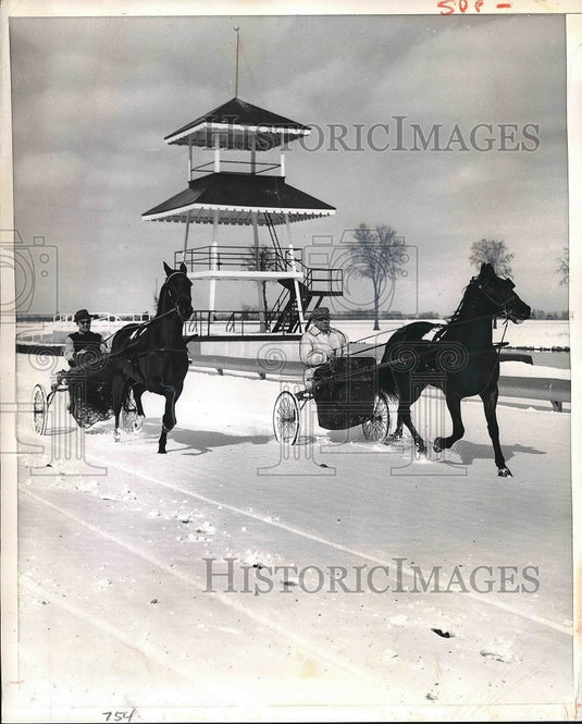 1960 Press Photo Gene & Don Hayes Drive Darn Revue Carlton OnSu Quoin Il Track - Historic Images