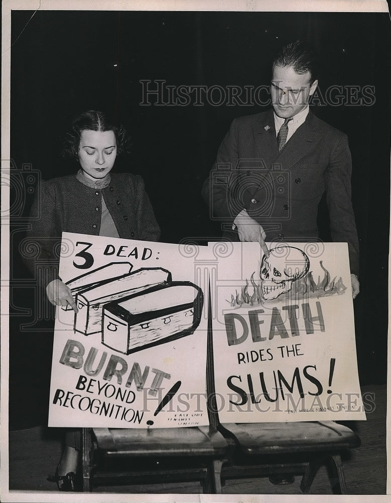 1937 Press Photo Mrs. Wilma Saunders, H. Nordem, with picket signs - nea62930 - Historic Images