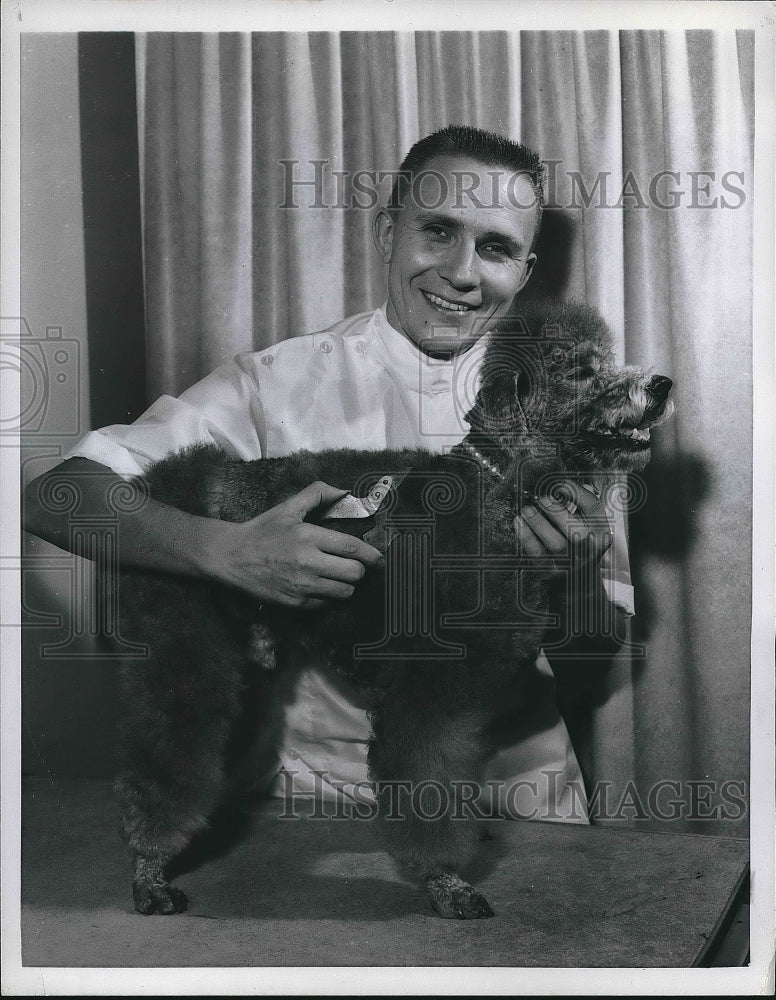 1959 Lothar Quitscherra, master poodle groomer  - Historic Images