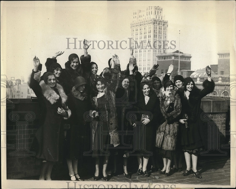 1930 Press Photo Champion Singers on the roof of the Hotel Roosevelt - nea62974 - Historic Images