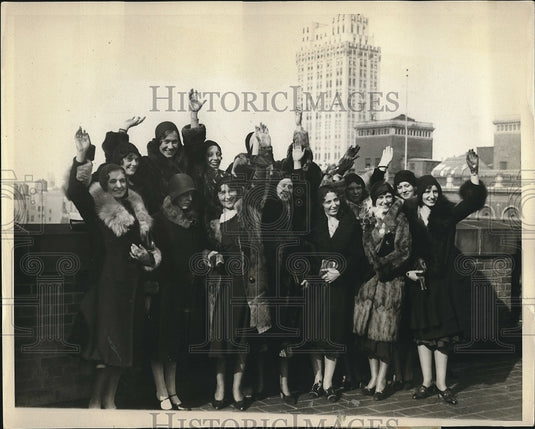1930 Press Photo Champion Singers on the roof of the Hotel Roosevelt - nea62974 - Historic Images