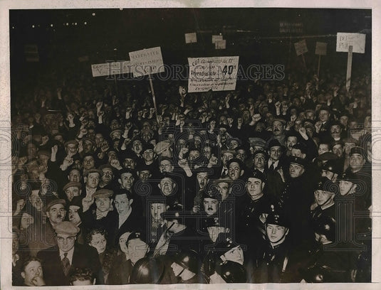 1937 Paris Government workers stage a demonstration, Paris City Hall - Historic Images