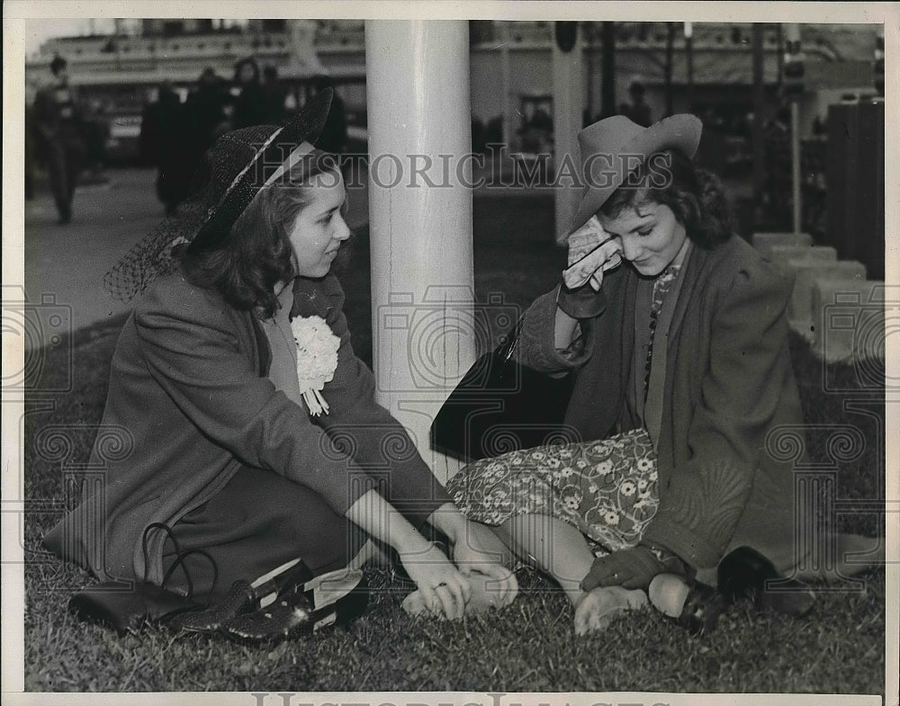 1939 Marion Quaille and Carol Johnson at park  - Historic Images