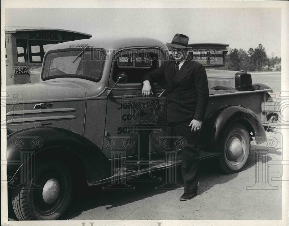 1938 Press Photo C.C. Brown In Charge Of School Transportation System-Historic Images