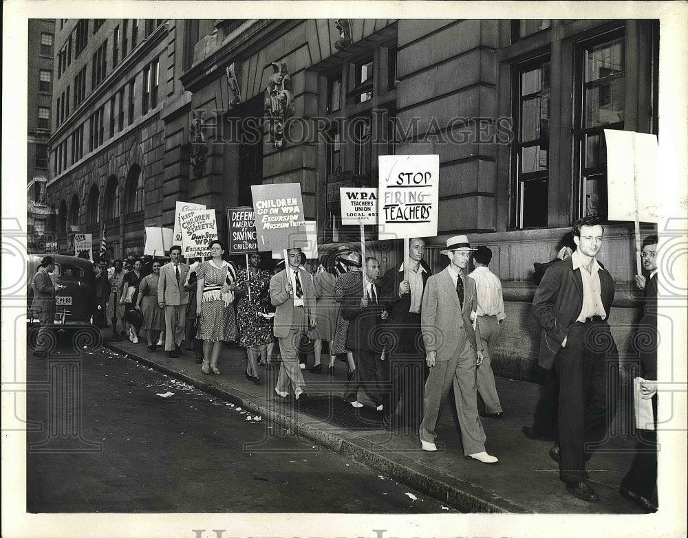 1941 Educational Workers of the Works Progress Picket, New York - Historic Images