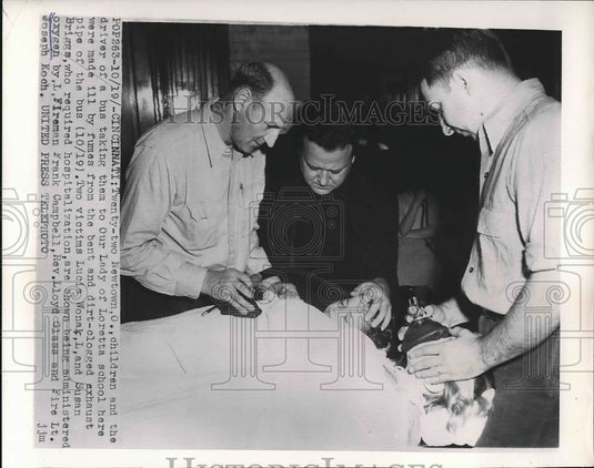 1954 Lucia Wonak, Susan Briggs, Fireman Frank Campbell, Rev. Glass - Historic Images