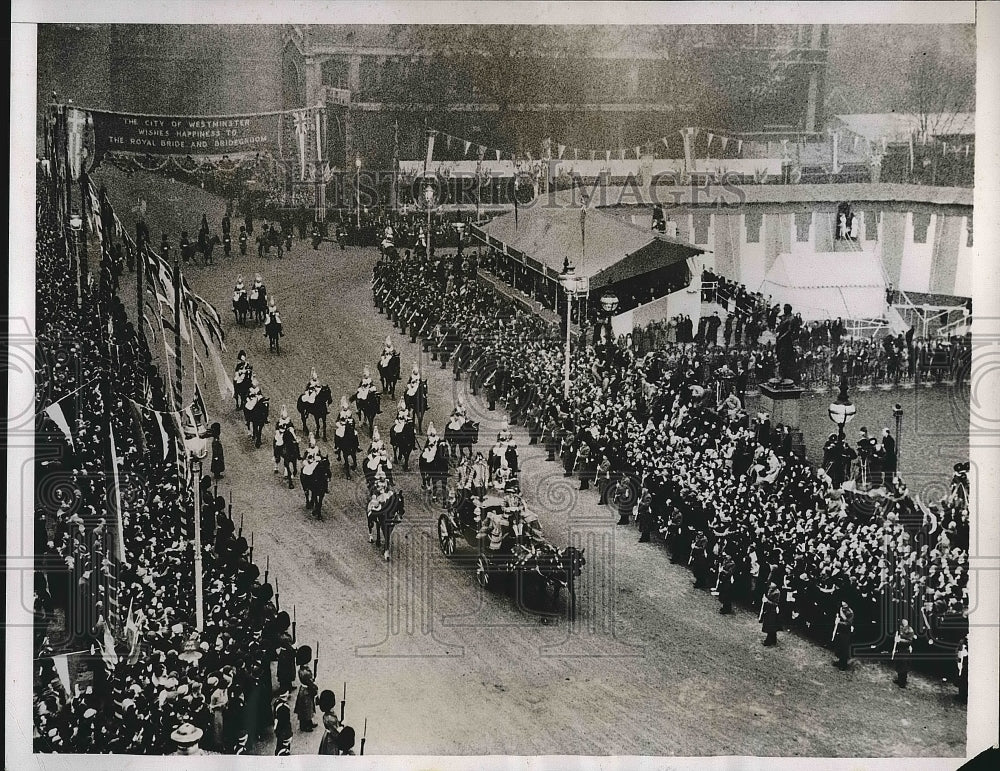 1934 The coach bearing Princess Marina and the Duke of Kent - Historic Images