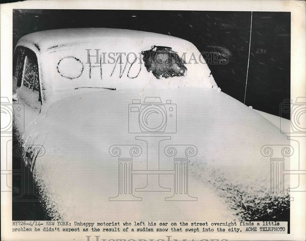 1950 Press Photo Motorist in car after snowstorm - nea63291-Historic Images