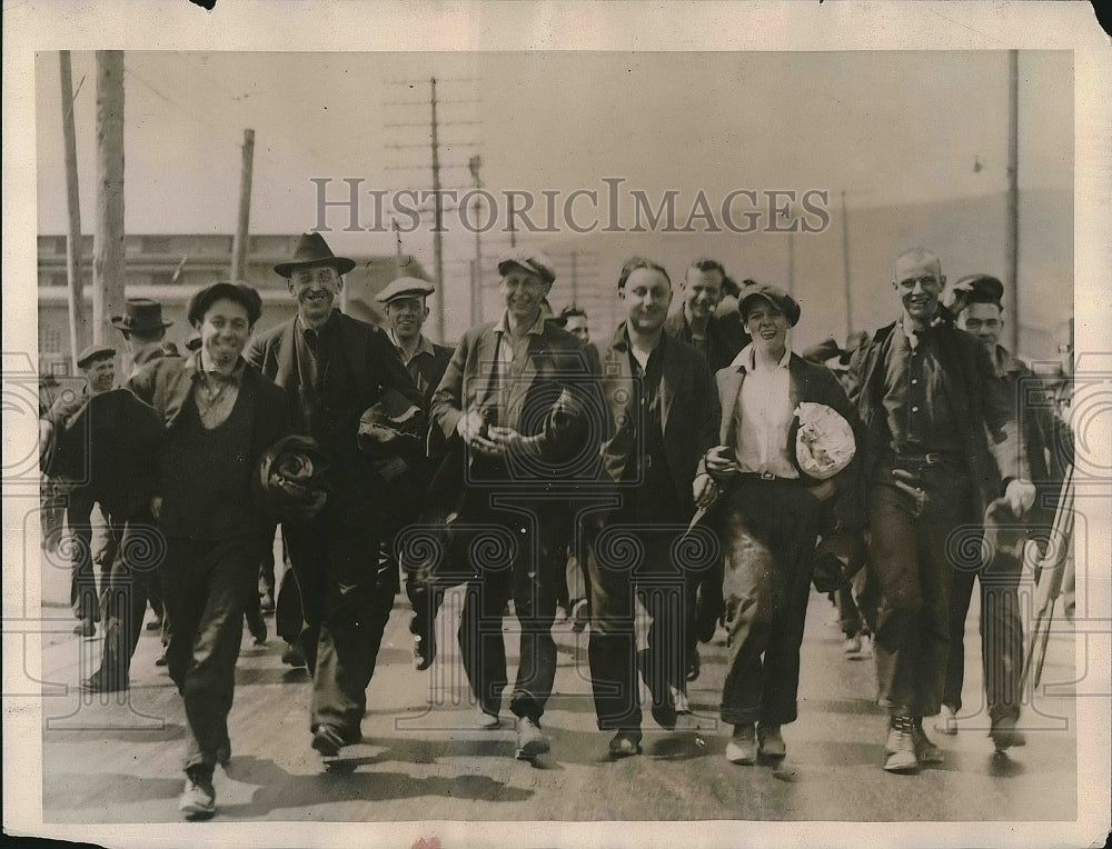 1922 Press Photo San Francisco Strikers Walk off Job - nea63323 - Historic Images