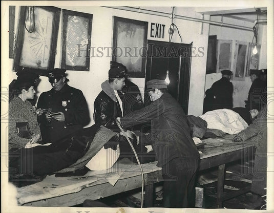 1934 Carbon monoxide poisoning victims from factories  - Historic Images
