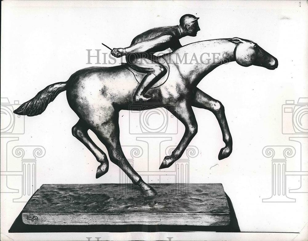 1956 Press Photo Horse Racing Sculpture In Bronze By Princess Beatrix Of Holland - Historic Images