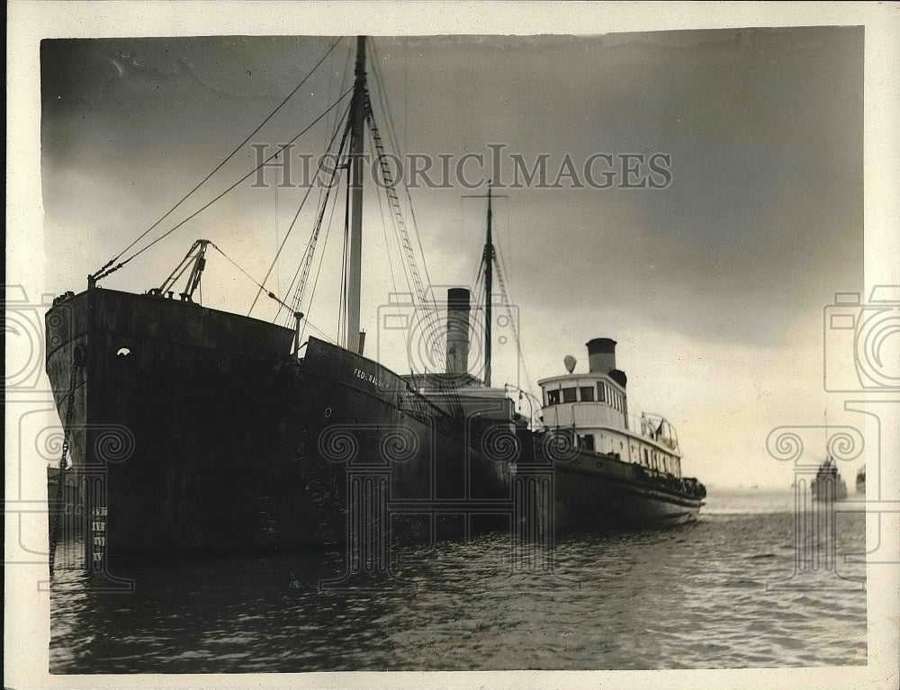 1927 Press Photo &quot;Federalship&quot;, Seized Pacific Run ship, Algonquin escorting - Historic Images