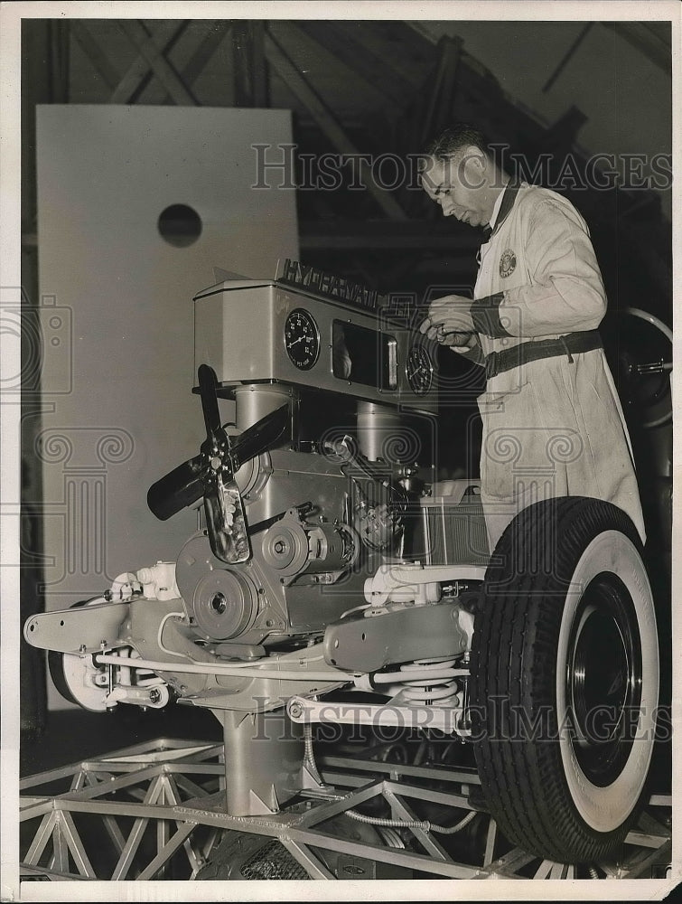 1939 Press Photo New York Automobile Show Grand Central Device - nea63503 - Historic Images
