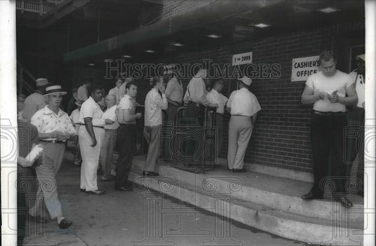 1956 Steelworkers line to get last full pay as steel strike nears - Historic Images