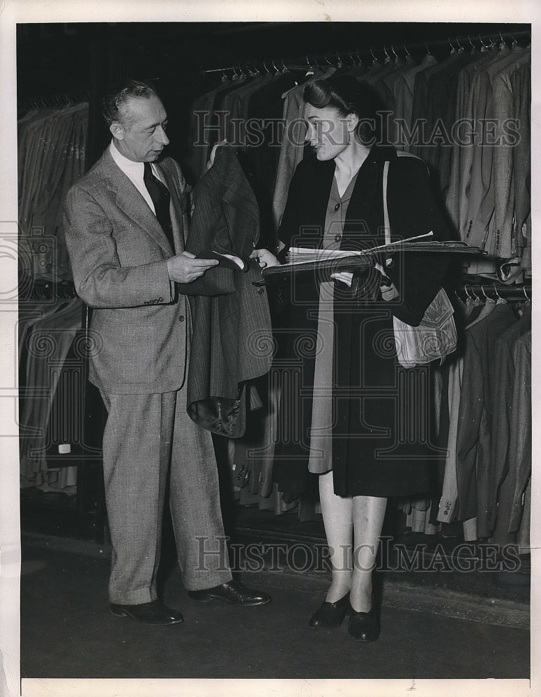 1948 Press Photo Olga Larsgaard Labor Agent &amp; Edward Jacobs Assistant Buyer - Historic Images