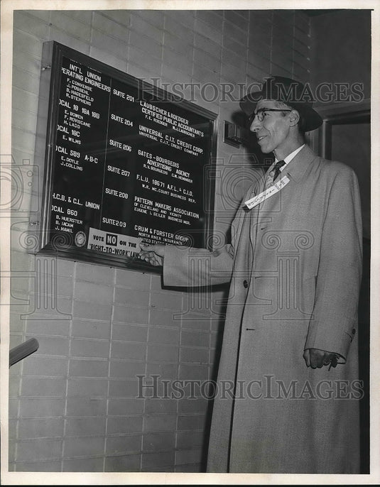 1958 Press Photo John Guarana inspector for the election board - nea63787-Historic Images