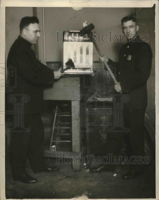 1927 Pvt. Martin Armstrong holding a sledgehammer  - Historic Images