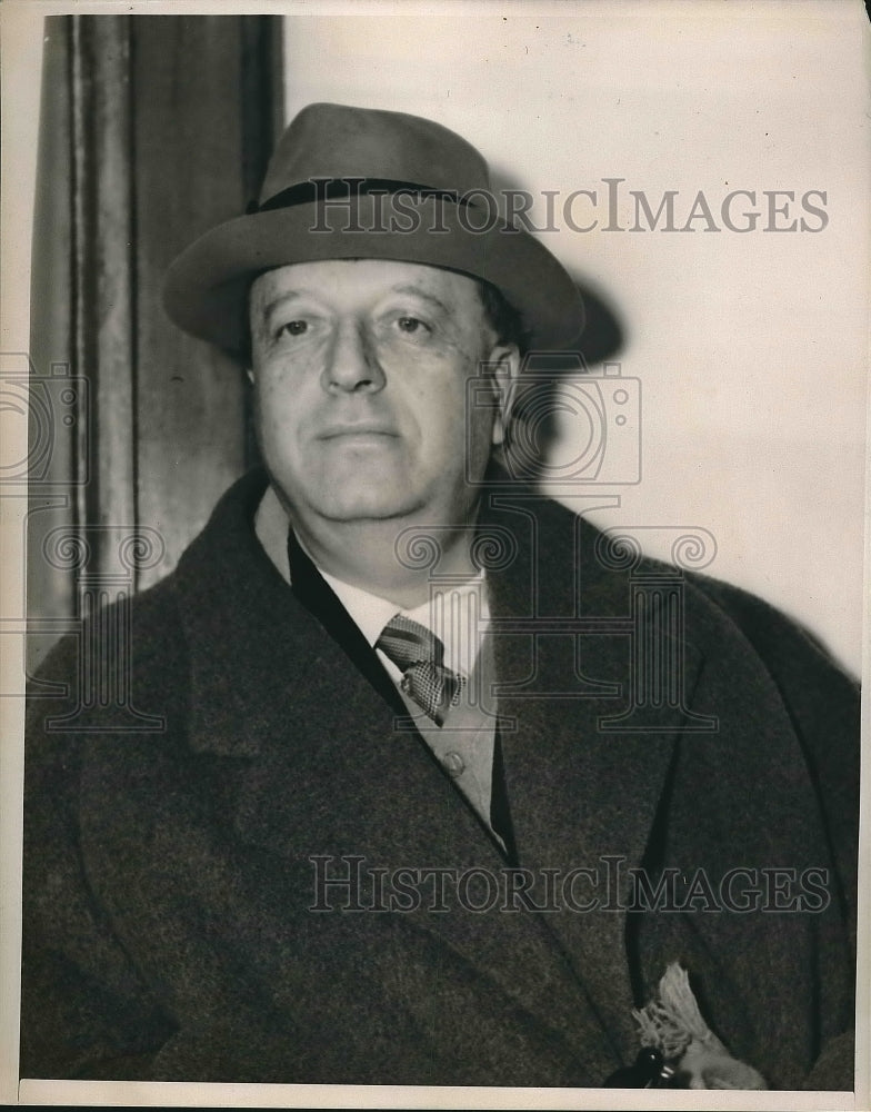 1938 Baron de Rothschild posing for photo  - Historic Images