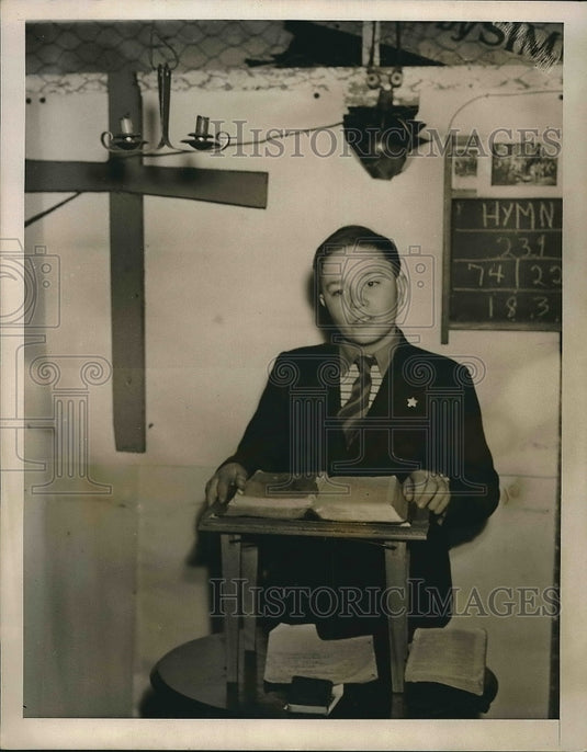 1941 Young child sitting in desk  - Historic Images