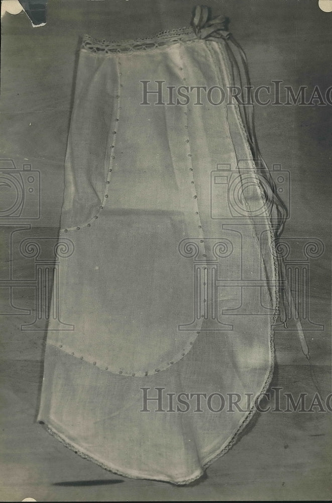 1921 A shorn a piece of clothing.  - Historic Images