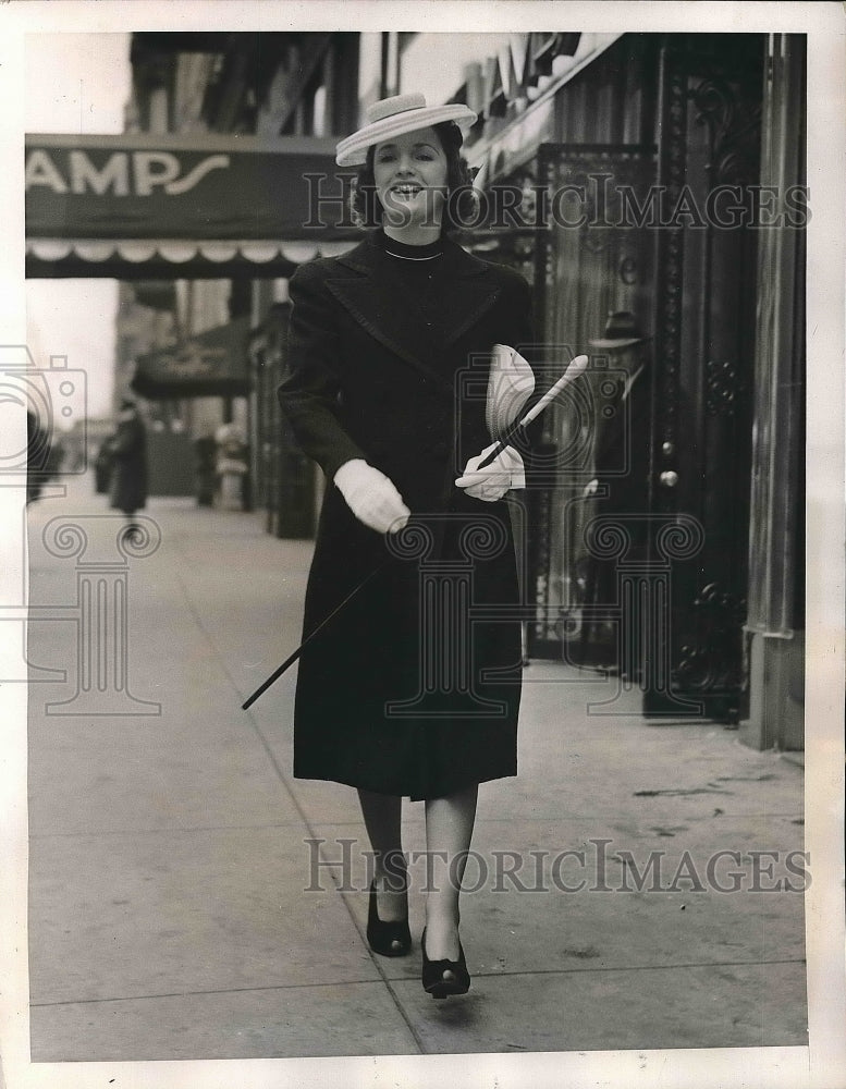 1939 Press Photo Shadow Brim Sailor Hat &amp; Walking Stick in Ebony - nea63956 - Historic Images