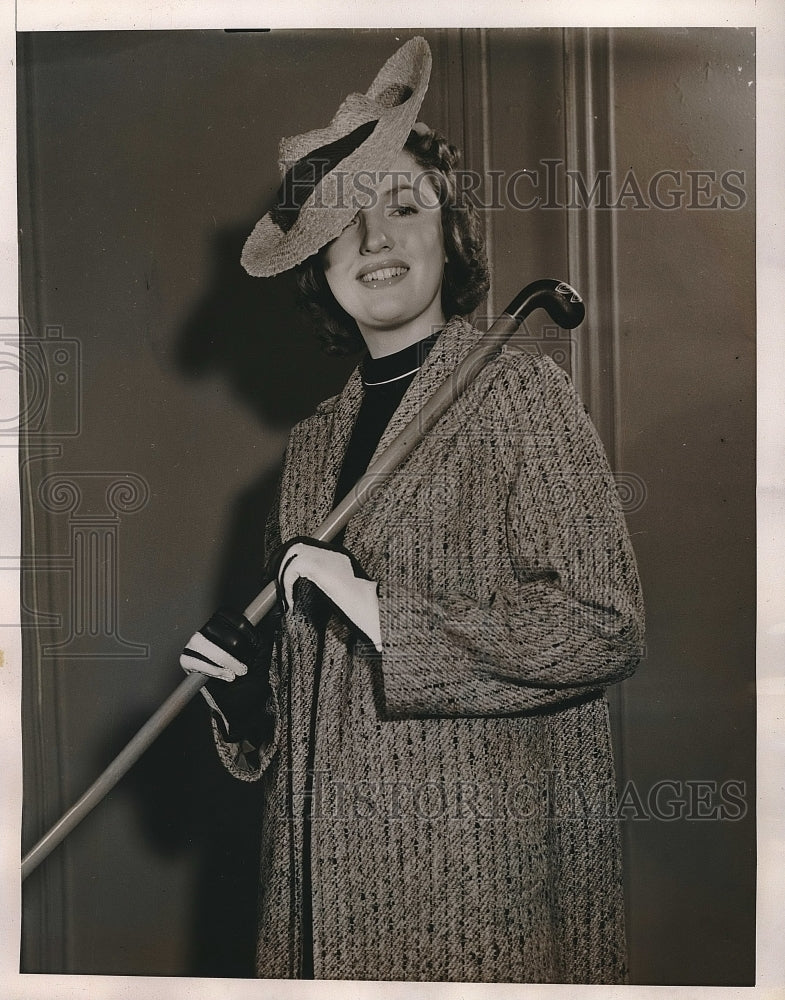 1939 Press Photo Natural Raffia-Brimmed hat &amp; Hickory Walking Stick - Historic Images