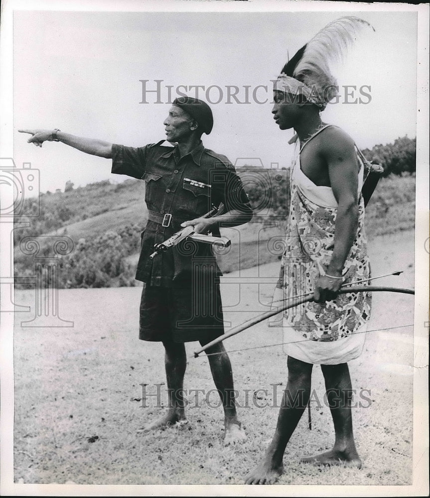 1953 Press Photo Sgt. Maj. Jongunu speaking with tribesmen - nea64018 - Historic Images