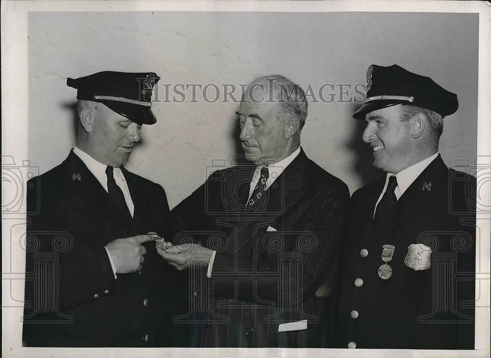 1939 E. Reynolds, Colonel Edmund Starling, R. P. Hallion  - Historic Images