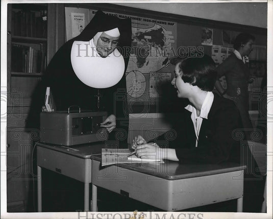 1956 Press Photo Sister Joanny Tunes and Jame Simpson. - nea64168 - Historic Images