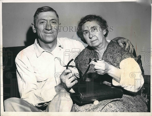 1952 Mr. and Mrs. Jack Quint after a robbery.  - Historic Images