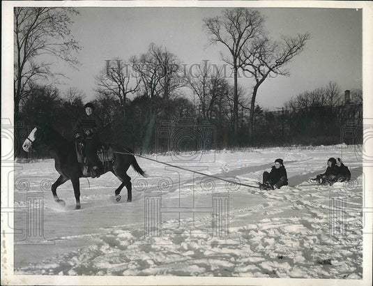 1947 William Browne Son Of Dr. William Browne Riding Horse - Historic Images